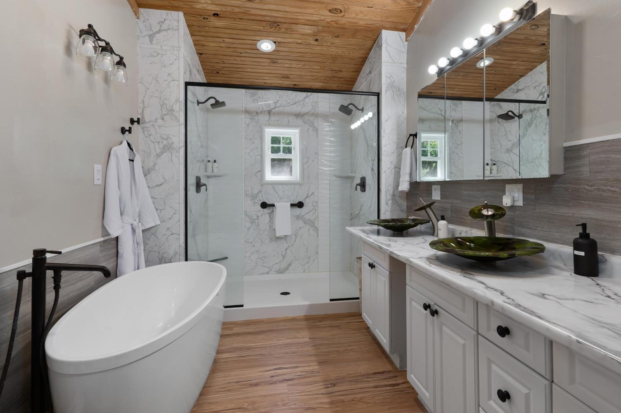 Spacious Cabin Near Hocking Hills And Caves With Hot Tub And Firepit Laurelville Екстер'єр фото