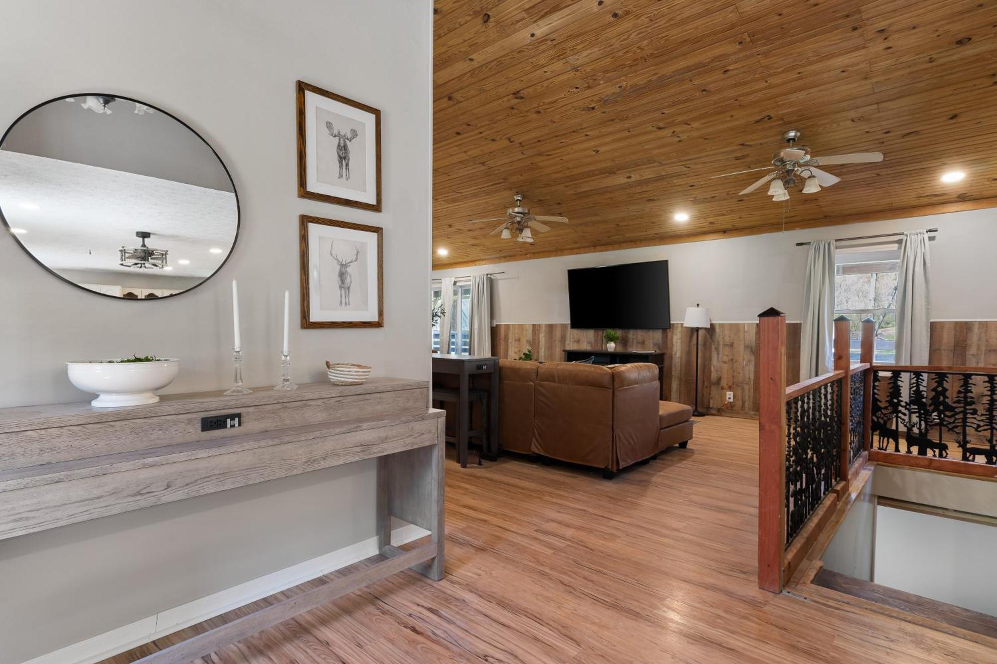 Spacious Cabin Near Hocking Hills And Caves With Hot Tub And Firepit Laurelville Екстер'єр фото