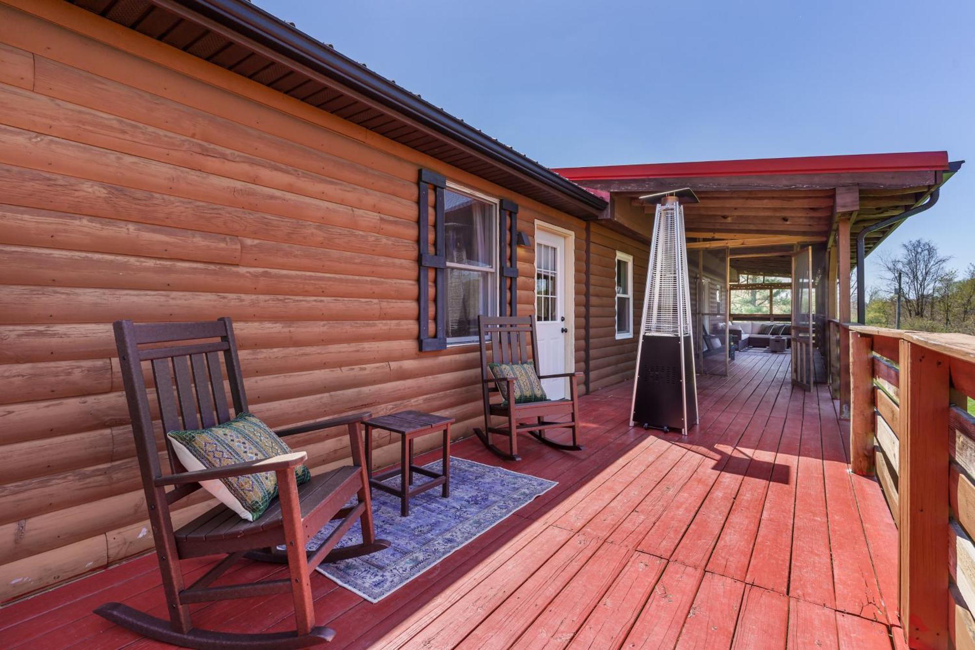 Spacious Cabin Near Hocking Hills And Caves With Hot Tub And Firepit Laurelville Екстер'єр фото