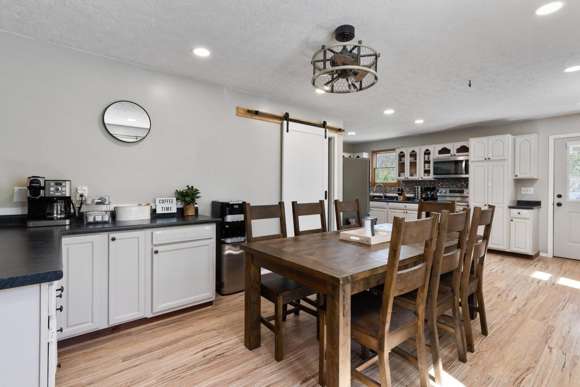 Spacious Cabin Near Hocking Hills And Caves With Hot Tub And Firepit Laurelville Екстер'єр фото
