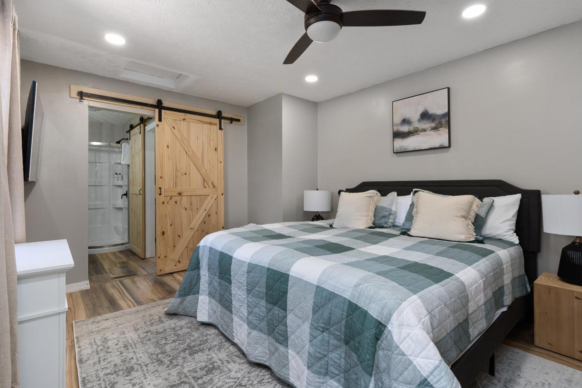 Spacious Cabin Near Hocking Hills And Caves With Hot Tub And Firepit Laurelville Екстер'єр фото