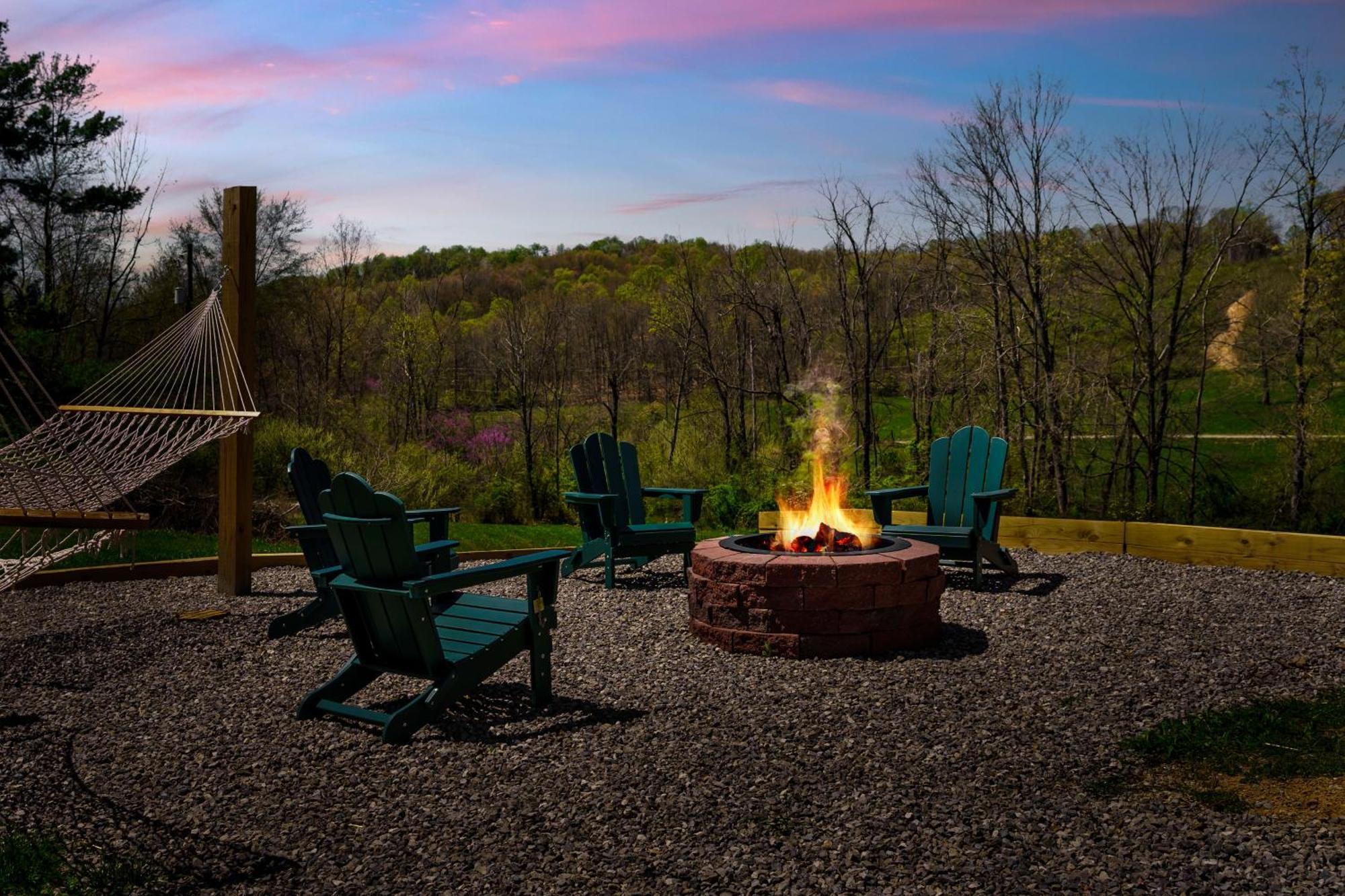 Spacious Cabin Near Hocking Hills And Caves With Hot Tub And Firepit Laurelville Екстер'єр фото